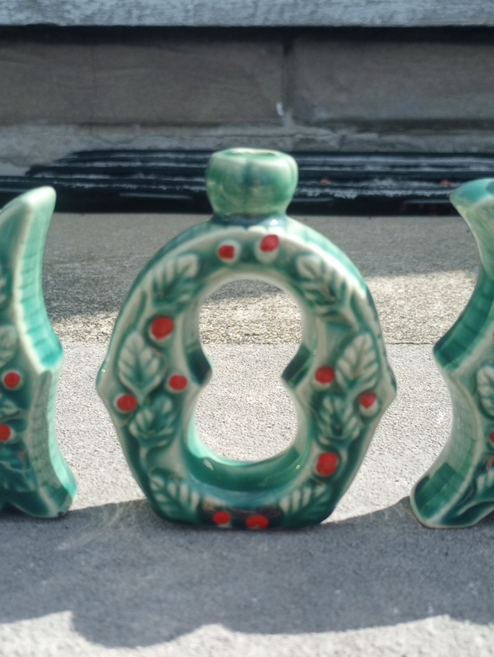 Vintage Ceramic Christmas Holiday Green Noel Letters w/ Red Holly Pattern - Picture 3 of 7